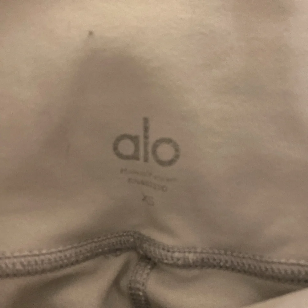 Alo Yoga moto leggings, high waisted in alloy, sz XS